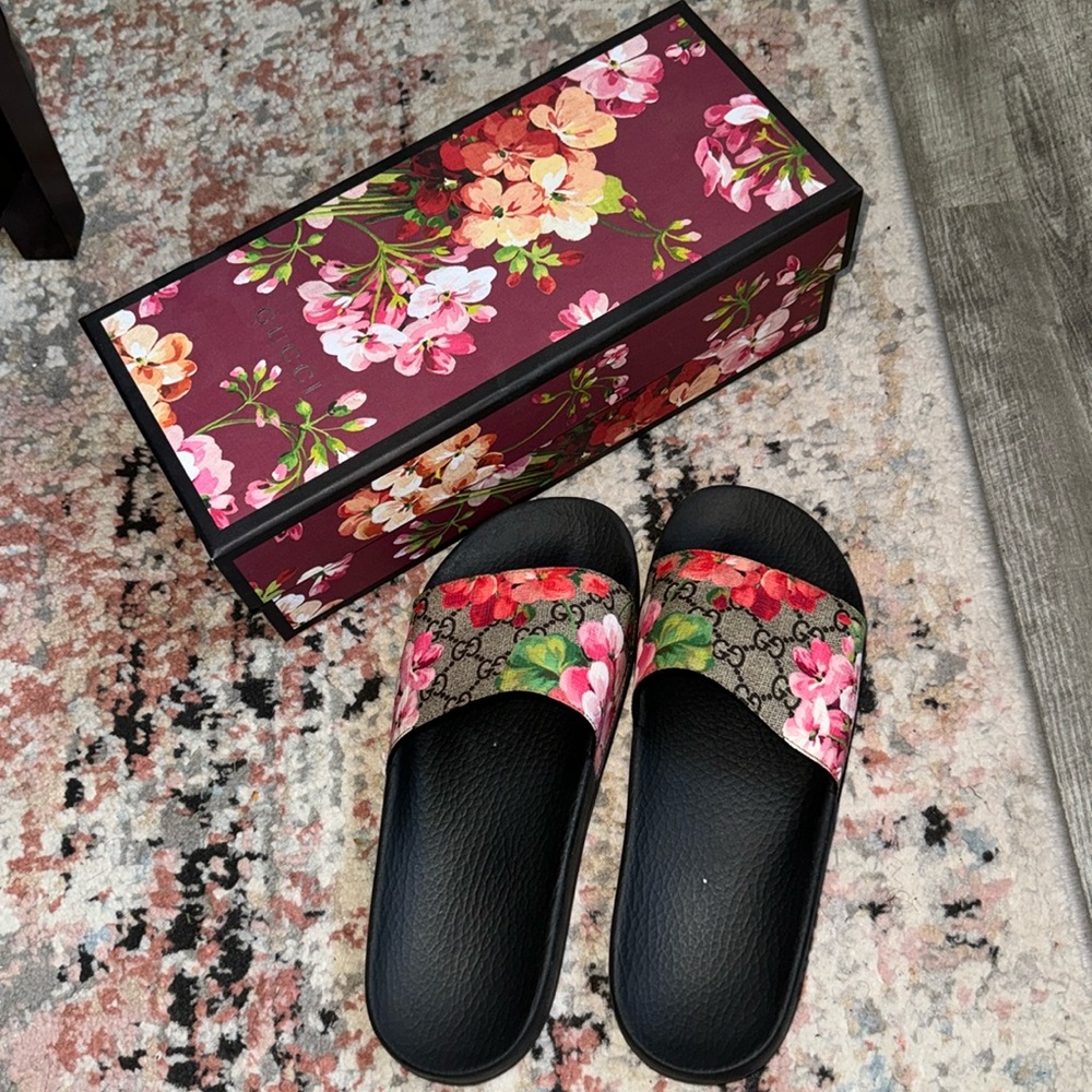 Women Gucci Slides